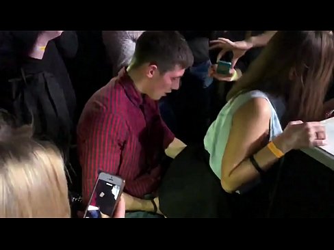 ❤️ Sess reali f'nightclub Russu. Tfajla Russa ta’ 18-il sena fl-anus u l-vaġina fucked f’nightclub ❌ Video tal-ħakk fil-porn mt.vegasservice.ru ❌️❤